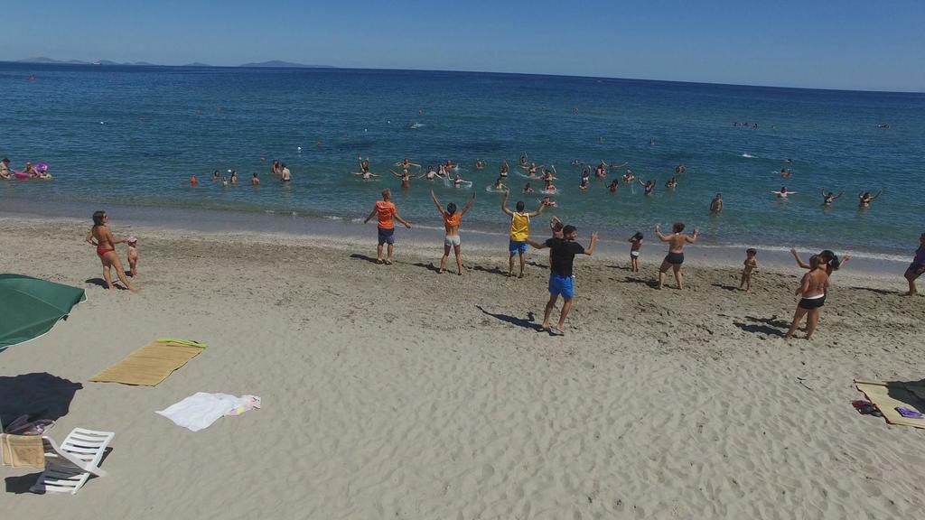 Camping Golfo Dell'Asinara ปลาตาโมนา ภายนอก รูปภาพ